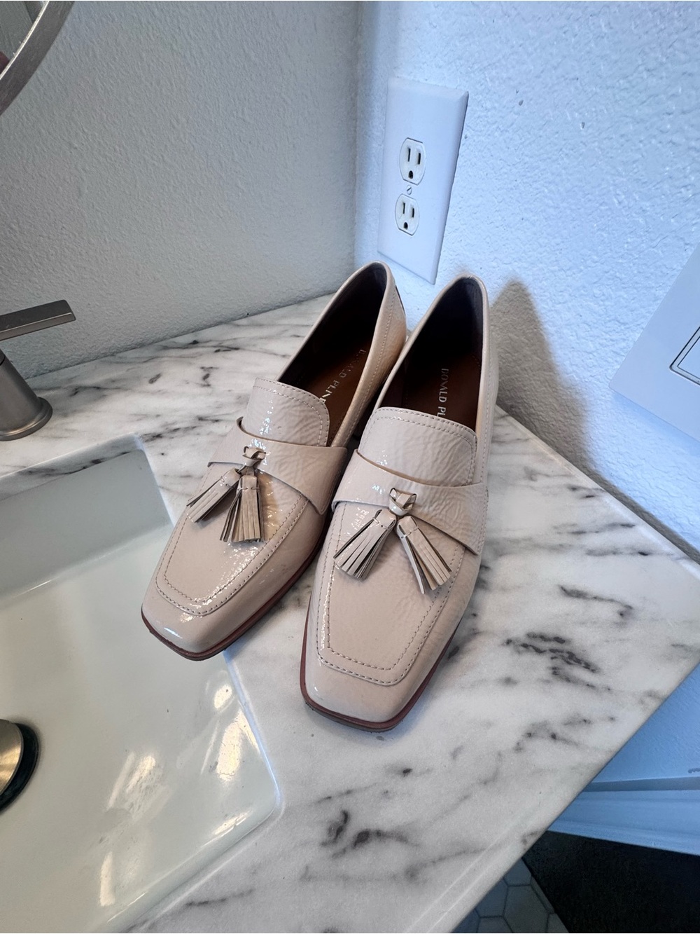 Donald J. Pliner Men’s Patent Tassel Loafers in Beige